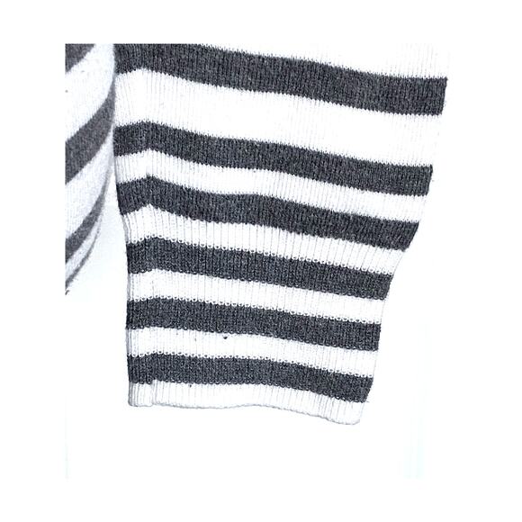 Gap Striped Sweater Pullover V Neck Women's M - Picture 6 of 8